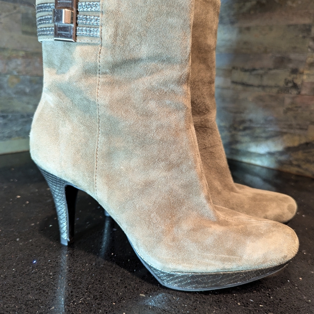 Bandolino Gray Suede Women's Boots
